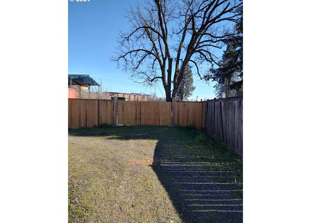 Property at 3032 Kinney Loop, Eugene, OR 97408