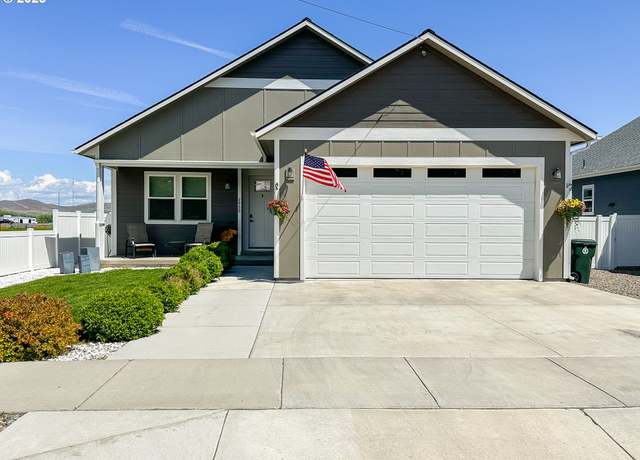 Property at 2950 Birch St, Baker City, OR 97814, 4 beds, 2 baths