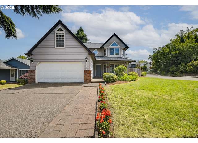 Property at 13326 SW Shore Dr, Portland, OR 97223, 4 beds, 2.5 baths