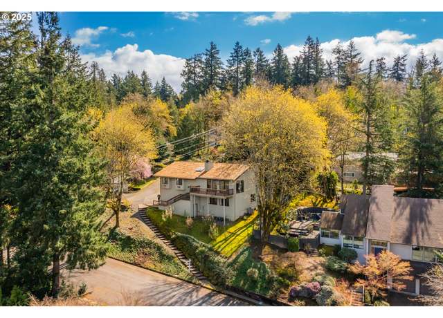 Property at 1610 Lee St, Lake Oswego, OR 97034, 4 beds, 3 baths