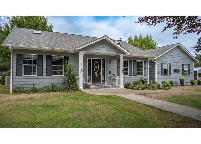Property at 55821 Summerlin Rd, Myrtle Point, OR 97458, 3 beds, 2.5 baths