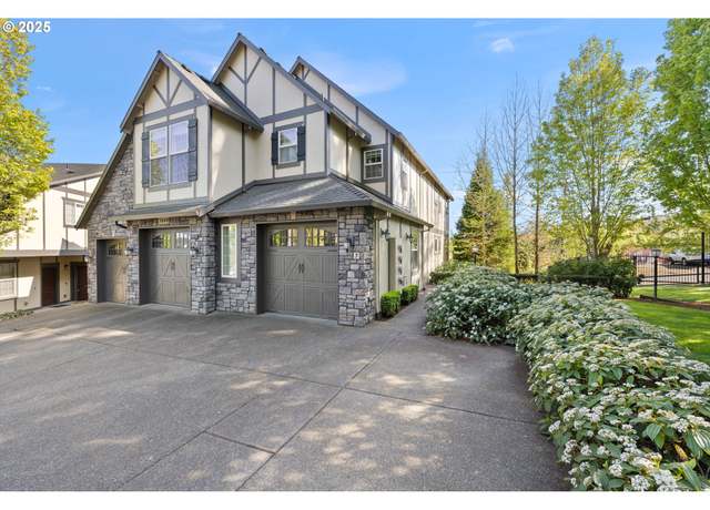 Property at 3646 SW Baird St #3, Portland, OR 97219, 3 beds, 2 baths