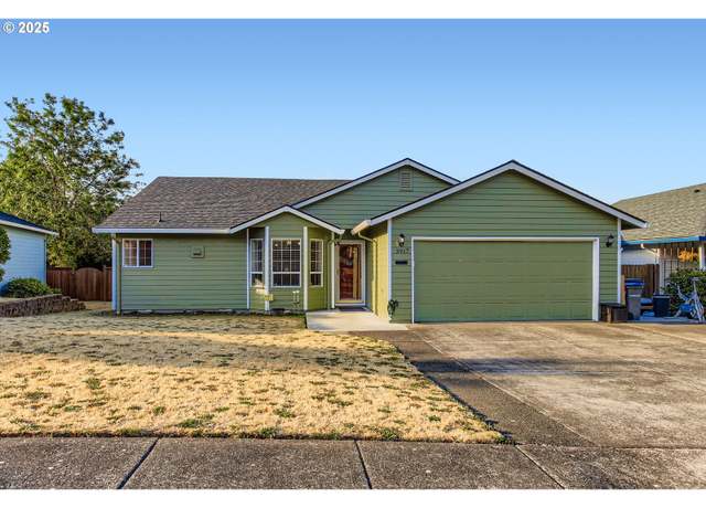 Property at 3917 NE 35th Cir, Vancouver, WA 98661, 3 beds, 2 baths