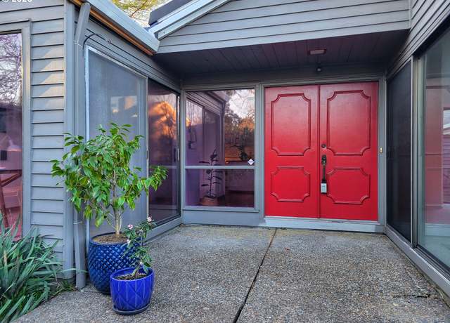 Property at 20 Greenridge Ct, Lake Oswego, OR 97035, 3 beds, 2 baths