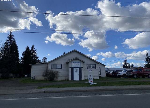 Property at 851 S Comstock Ave, Sutherlin, OR 97479
