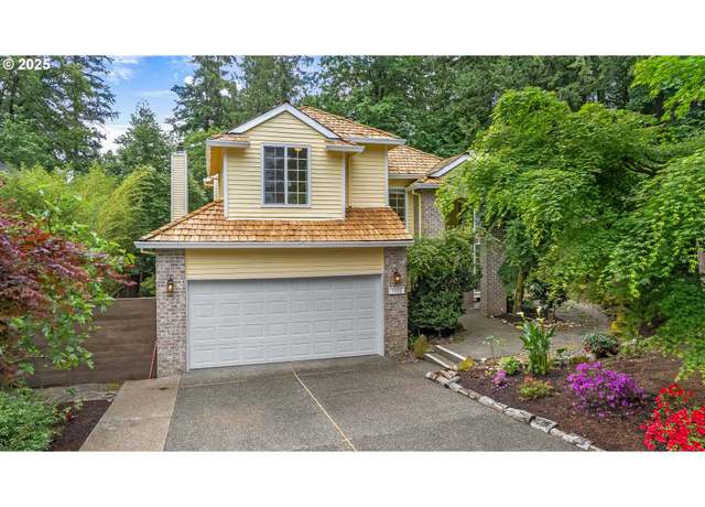 Property at 3308 SW Arnold Heights Ter, Portland, OR 97219, 4 beds, 2.5 baths