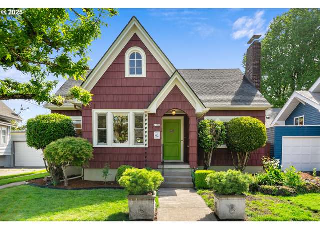 Property at 4236 SE 10th Ave, Portland, OR 97202, 3 beds, 1 bath