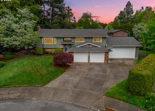 Property at 2055 Doral Ct, West Linn, OR 97068, 4 beds, 3 baths