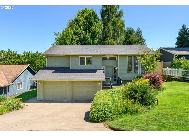 Property at 1654 NE Sieburg St, Keizer, OR 97303, 3 beds, 2 baths
