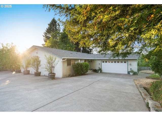 Property at 1444 Hudson Ave, Cottage Grove, OR 97424, 3 beds, 2.5 baths