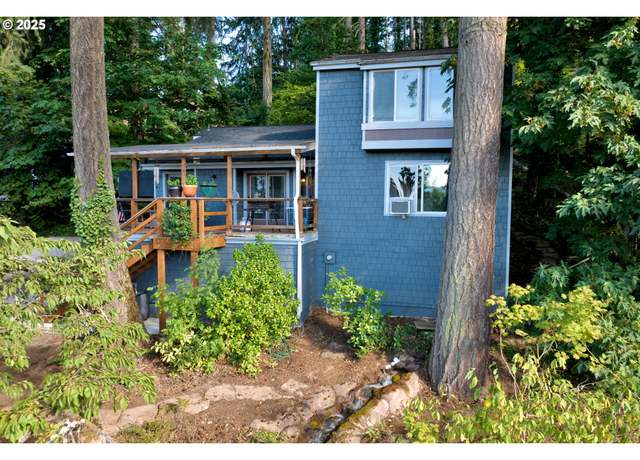Property at 7025 Glacier Dr, Springfield, OR 97478, 3 beds, 2 baths