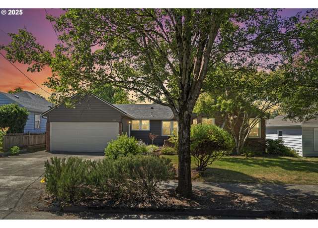 Property at 3606 SE Steele St, Portland, OR 97202, 3 beds, 2 baths