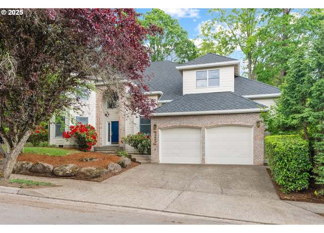 Property at 13460 Snowberry Ct, Lake Oswego, OR 97035, 4 beds, 2.5 baths
