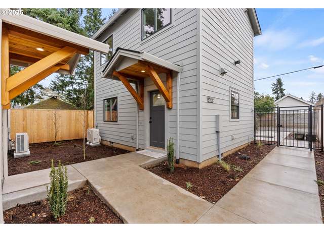 Property at 5712 SE Ramona St Unit C, Portland, OR 97206, 2 beds, 1.5 baths
