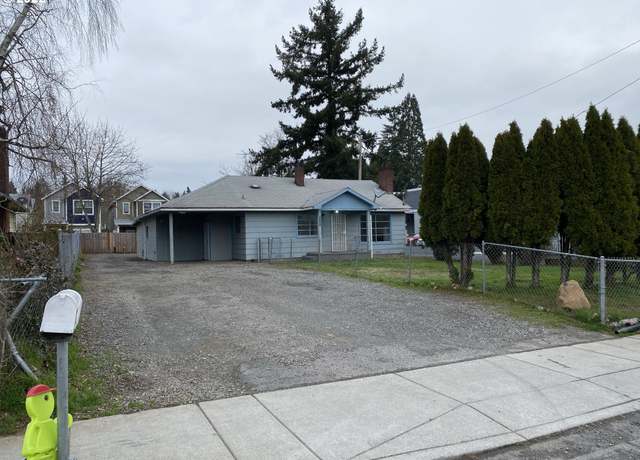 Property at 15725 SE Stark St, Portland, OR 97233, 2 beds, 1 bath