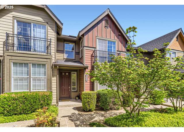 Property at 768 NE 70th Ave, Hillsboro, OR 97124, 2 beds, 2.5 baths