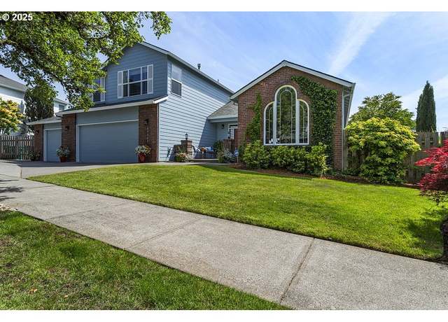 Property at 17121 SE Bearspaw St, Portland, OR 97236, 4 beds, 3.5 baths