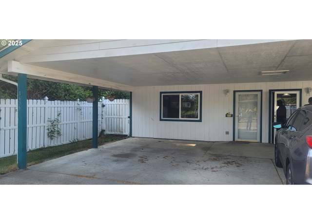 Property at 1635 30th St, Florence, OR 97439, 4 beds, 2 baths