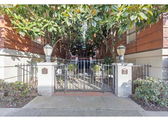 Property at 2083 NW Johnson St #52, Portland, OR 97209, 2 beds, 1 bath