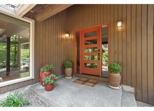 Property at 4220 SW Tunnelwood St, Portland, OR 97221, 4 beds, 3 baths