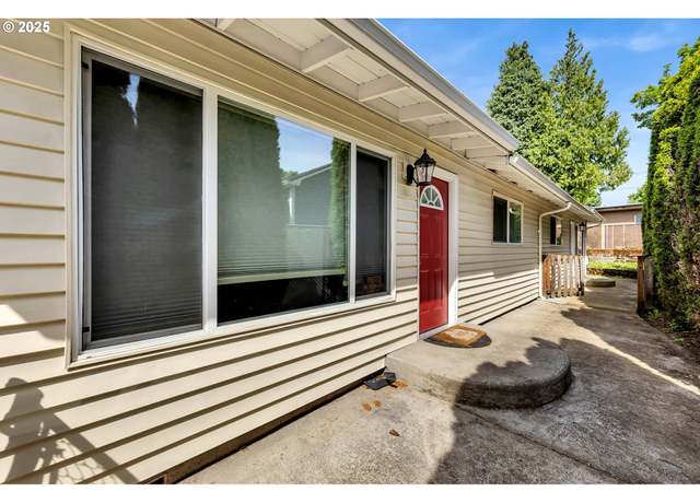 Property at 2117 Kauffman Ave, Vancouver, WA 98660, 4 beds, 2 baths