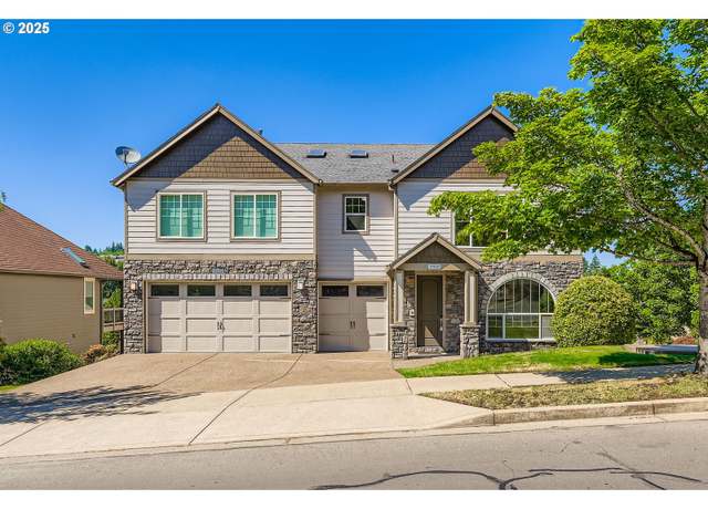 Property at 15037 SE Spanish Bay Dr, Happy Valley, OR 97086, 4 beds, 3.5 baths