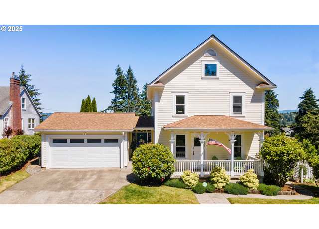 Property at 894 S 12th St, Coos Bay, OR 97420, 3 beds, 2.5 baths