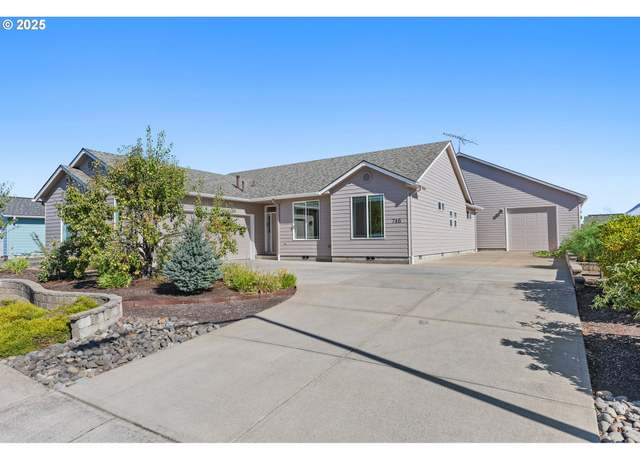 Property at 746 Mooney St, Independence, OR 97351, 3 beds, 3 baths