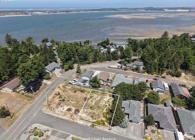 Property at 726 Edwards Ave, Coos Bay, OR 97420