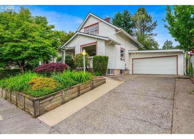 Property at 3377 SE Franklin St, Portland, OR 97202, 3 beds, 2 baths