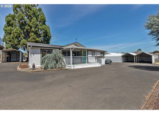 Property at 5110 Grange Rd, Roseburg, OR 97471, 3 beds, 2 baths
