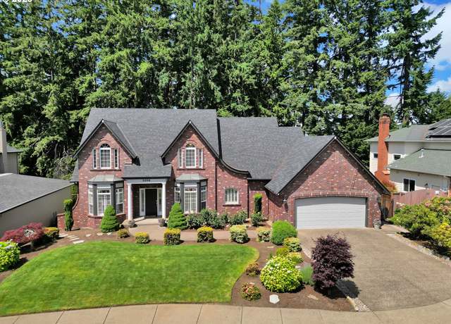 Property at 2256 Greiner St, Eugene, OR 97405, 5 beds, 3.5 baths