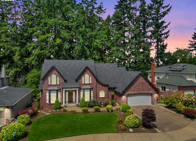 Property at 2256 Greiner St, Eugene, OR 97405, 5 beds, 3.5 baths