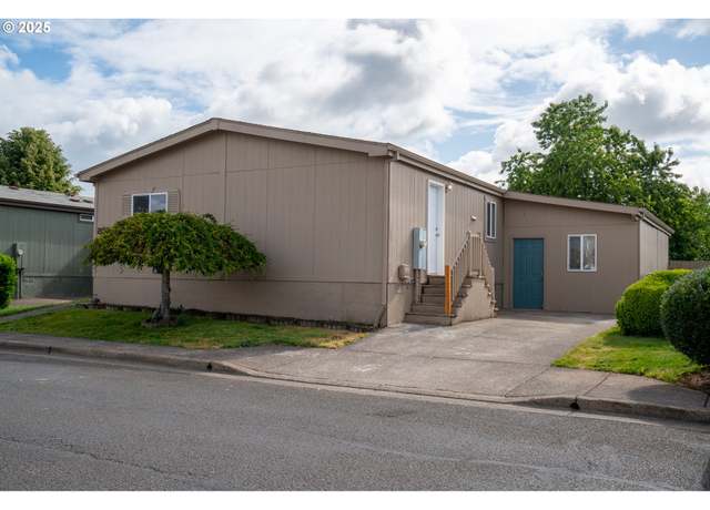 Property at 1000 S Mckern (83) Ct, Newberg, OR 97132, 4 beds, 2 baths