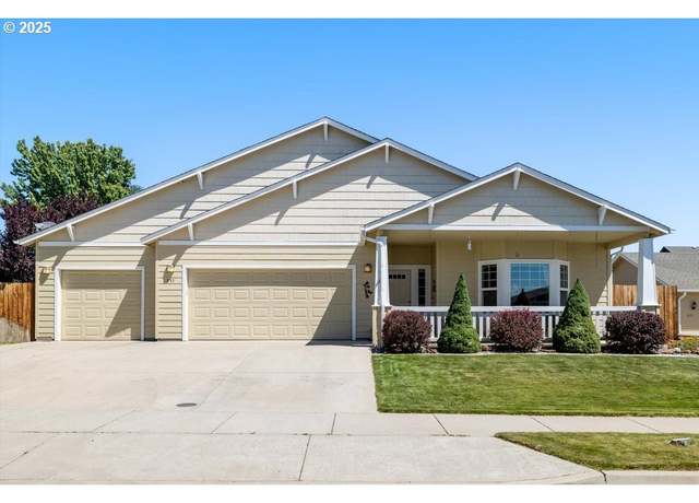 Property at 853 NE Cobblestone Ct, Prineville, OR 97754, 3 beds, 2 baths
