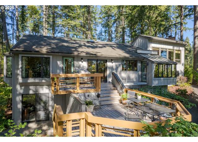 Property at 84477 Murdock Rd, Eugene, OR 97405, 3 beds, 2.5 baths