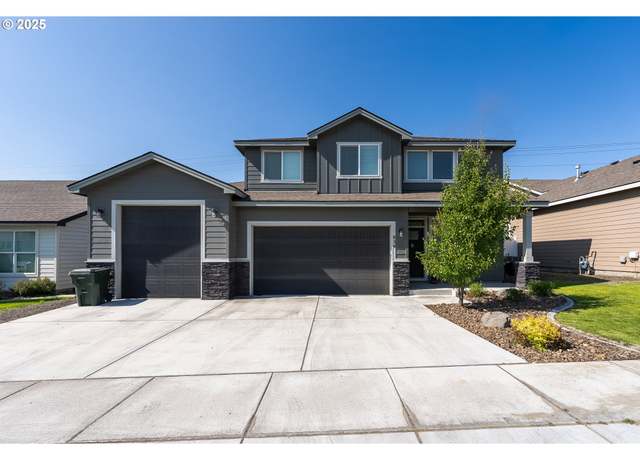 Property at 839 E Autumn Ave, Hermiston, OR 97838, 4 beds, 1.5 baths