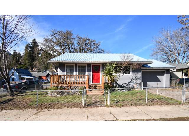 Property at 185 Second St, Glendale, OR 97442, 3 beds, 1.5 baths