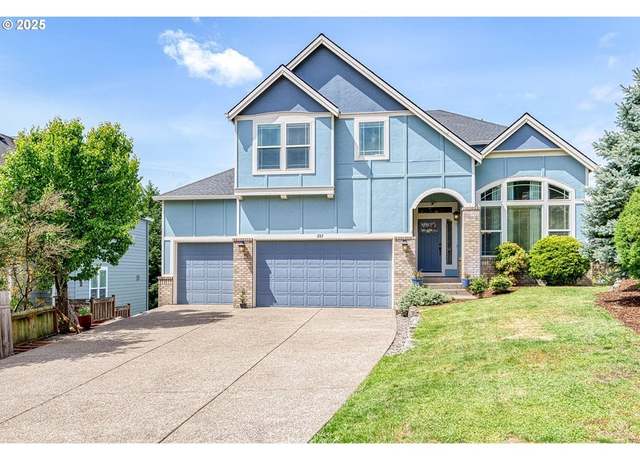 Property at 207 N Link Ct, Newberg, OR 97132, 6 beds, 4.5 baths