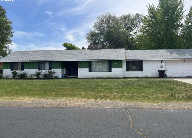 Property at 975 W Olive Ave, Hermiston, OR 97838, 3 beds, 2.5 baths
