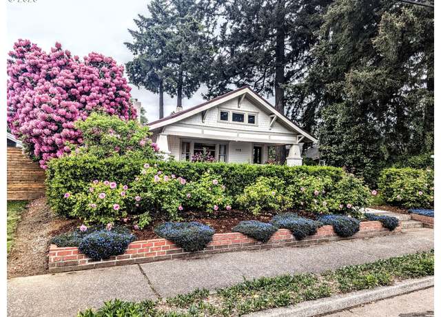 Property at 1115 C St, Washougal, WA 98671, 4 beds, 3 baths