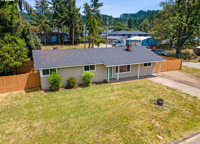 Property at 1040 S 8th St, Cottage Grove, OR 97424, 3 beds, 1 bath