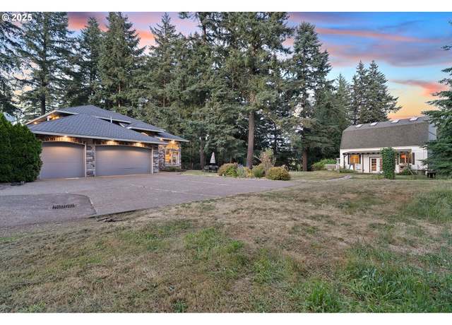 Property at 11712 Finnegans Way, Oregon City, OR 97045, 4 beds, 2.5 baths