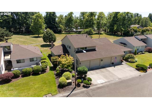 Property at 2935 Cedarwood Ct, Albany, OR 97322, 3 beds, 2.5 baths