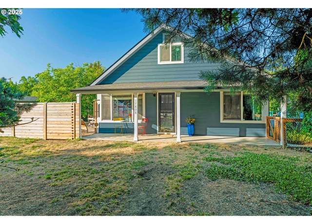 Property at 17808 SE Addie St, Milwaukie, OR 97267, 4 beds, 1 bath