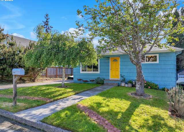 Property at 1466 8th St, Astoria, OR 97103, 2 beds, 1 bath