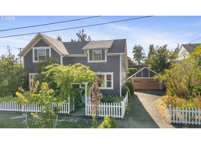 Property at 349 S 6th St, Cottage Grove, OR 97424, 3 beds, 2 baths