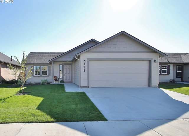 Property at 5211 Cedar Vw, Springfield, OR 97478, 3 beds, 2 baths