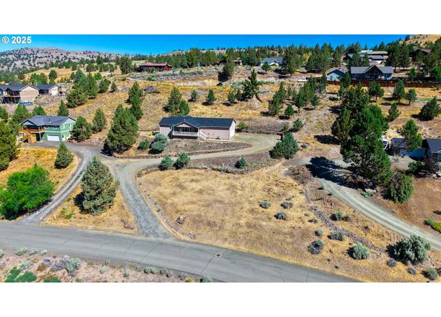 Property at 111 Valley View Dr, John Day, OR 97845, 3 beds, 2 baths