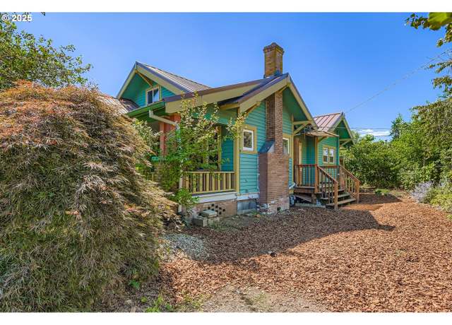 Property at 4709 SE 64th Ave, Portland, OR 97206, 3 beds, 1.5 baths